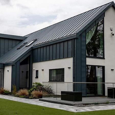 Dafarn Newydd Studio Llangefni Bagian luar foto
